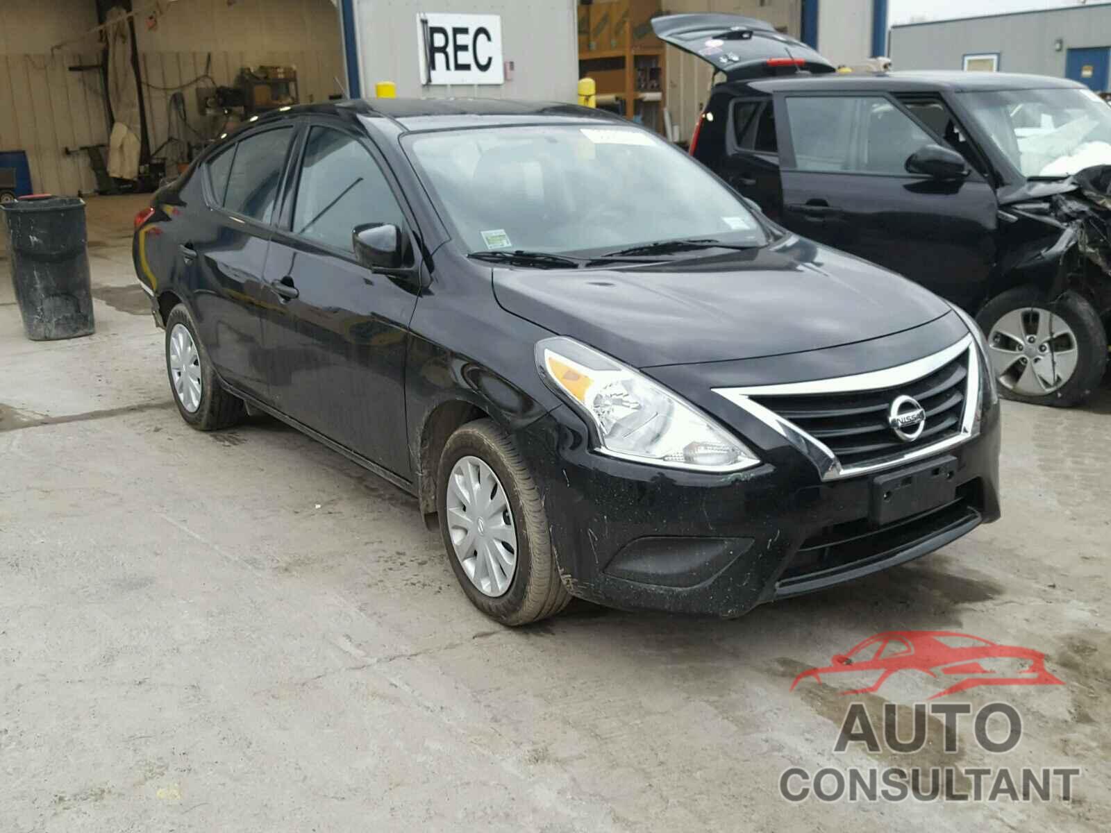 NISSAN VERSA 2017 - 3N1CN7AP3HL854937