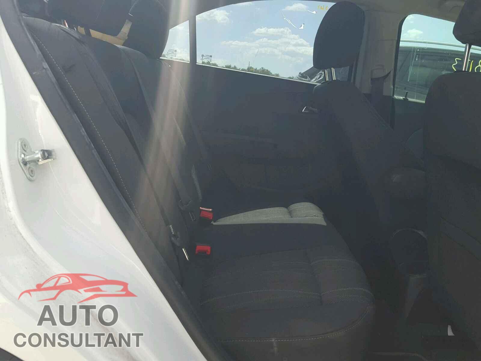 CHEVROLET SONIC 2017 - 1G1JD5SH2H4112711