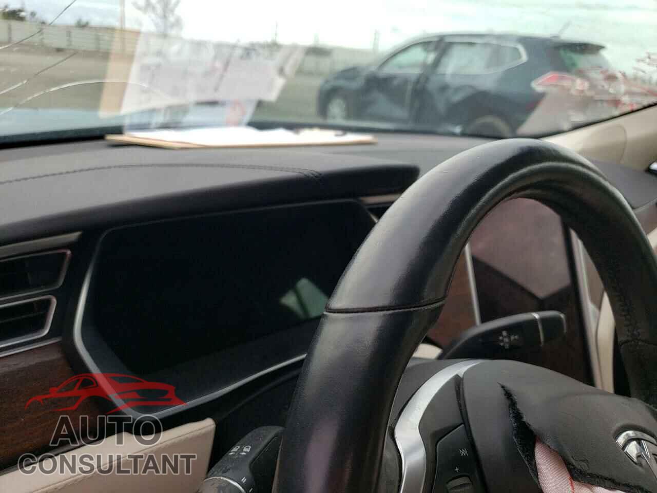 TESLA MODEL S 2017 - 5YJSA1E15HF220163