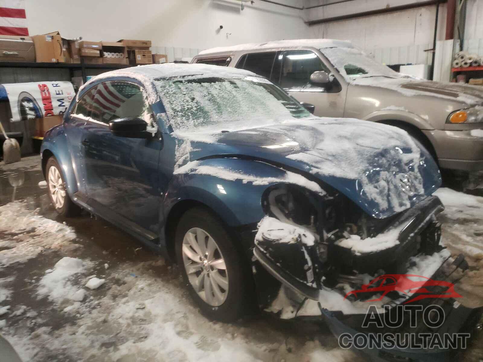 VOLKSWAGEN BEETLE 2017 - 3VWF17AT2HM623179