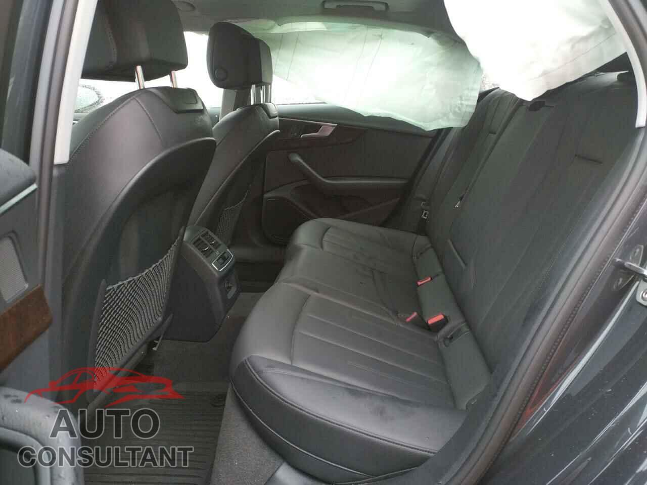 AUDI A4 2019 - WAUDNAF44KN012979