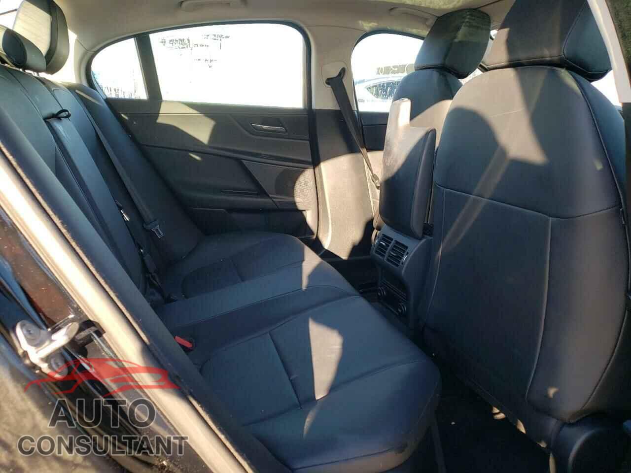 JAGUAR XE 2017 - SAJAR4BG6HA973645