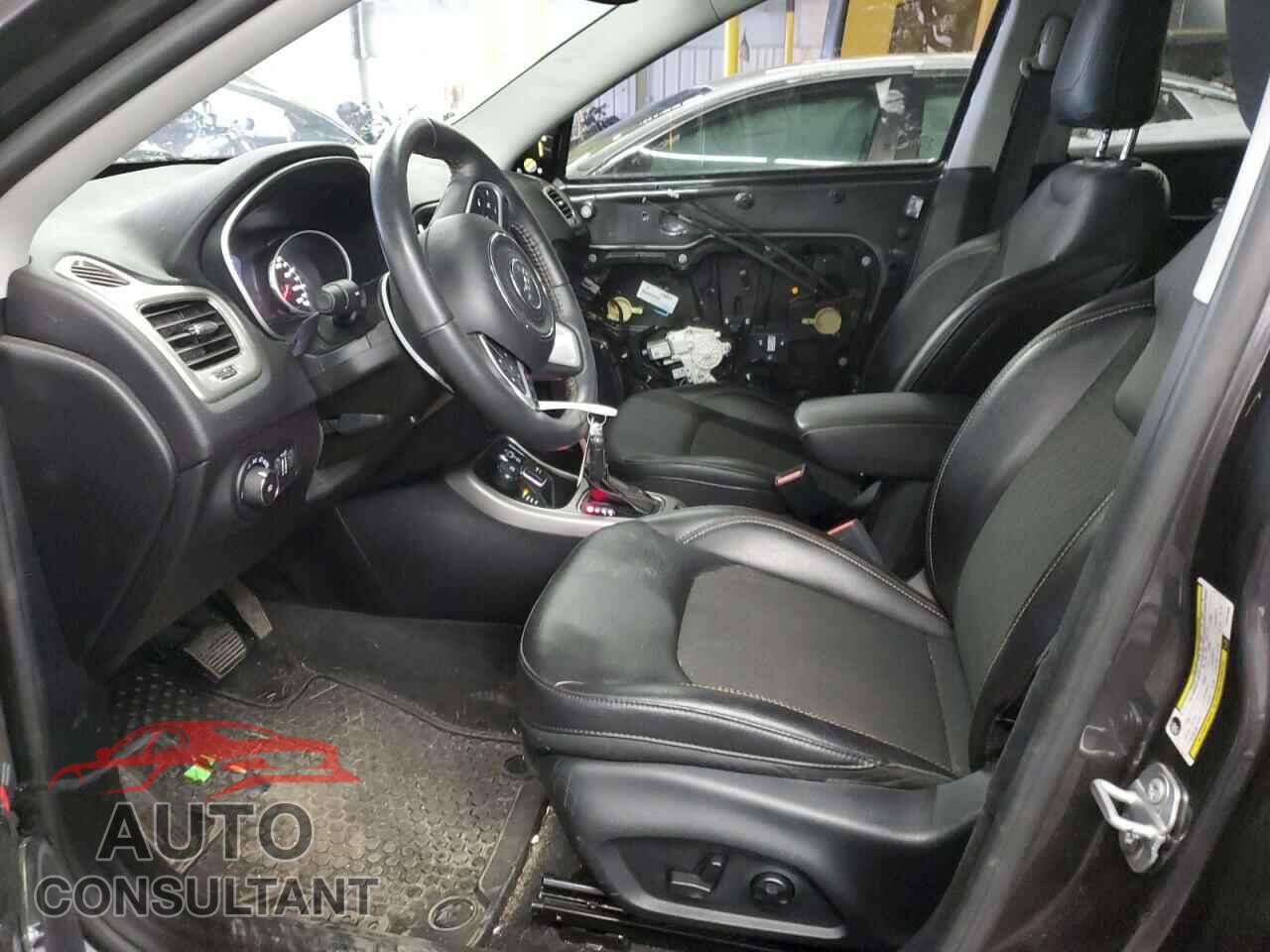 JEEP COMPASS 2018 - 3C4NJDBB3JT361008