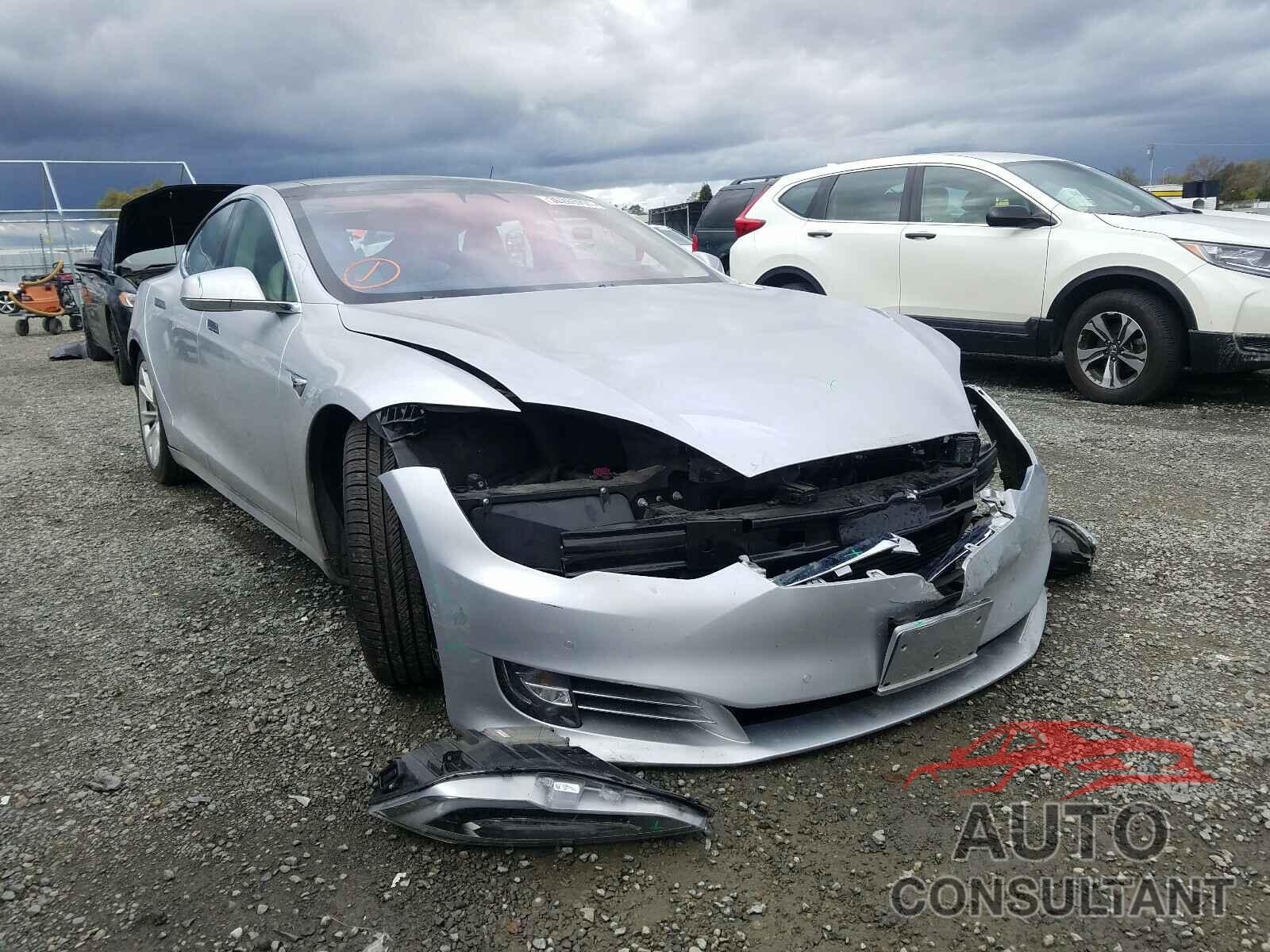 TESLA MODEL S 2017 - 5YJSA1E17HF221427