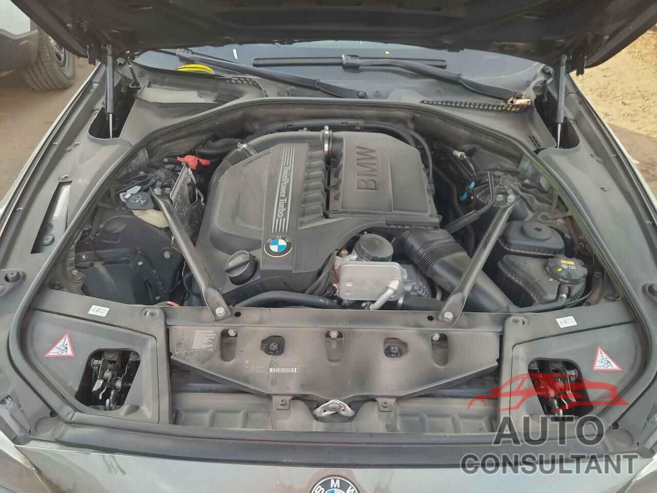 BMW 5 SERIES 2015 - WBA5B3C5XFD545503