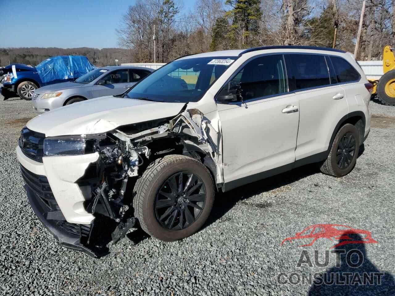 TOYOTA HIGHLANDER 2019 - 5TDKZRFH0KS568880