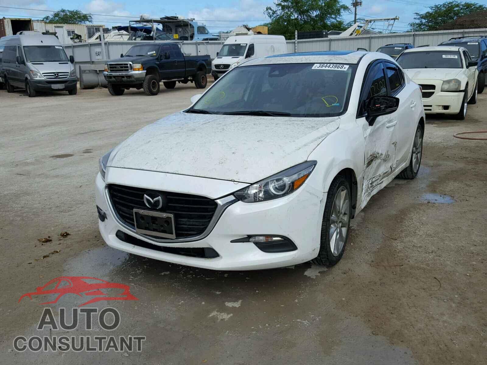 MAZDA 3 2017 - 3MZBN1V7XHM126488