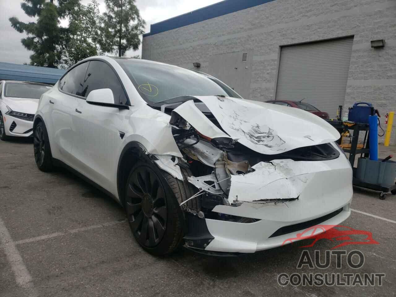 TESLA MODEL Y 2021 - 5YJYGDEF4MF173417