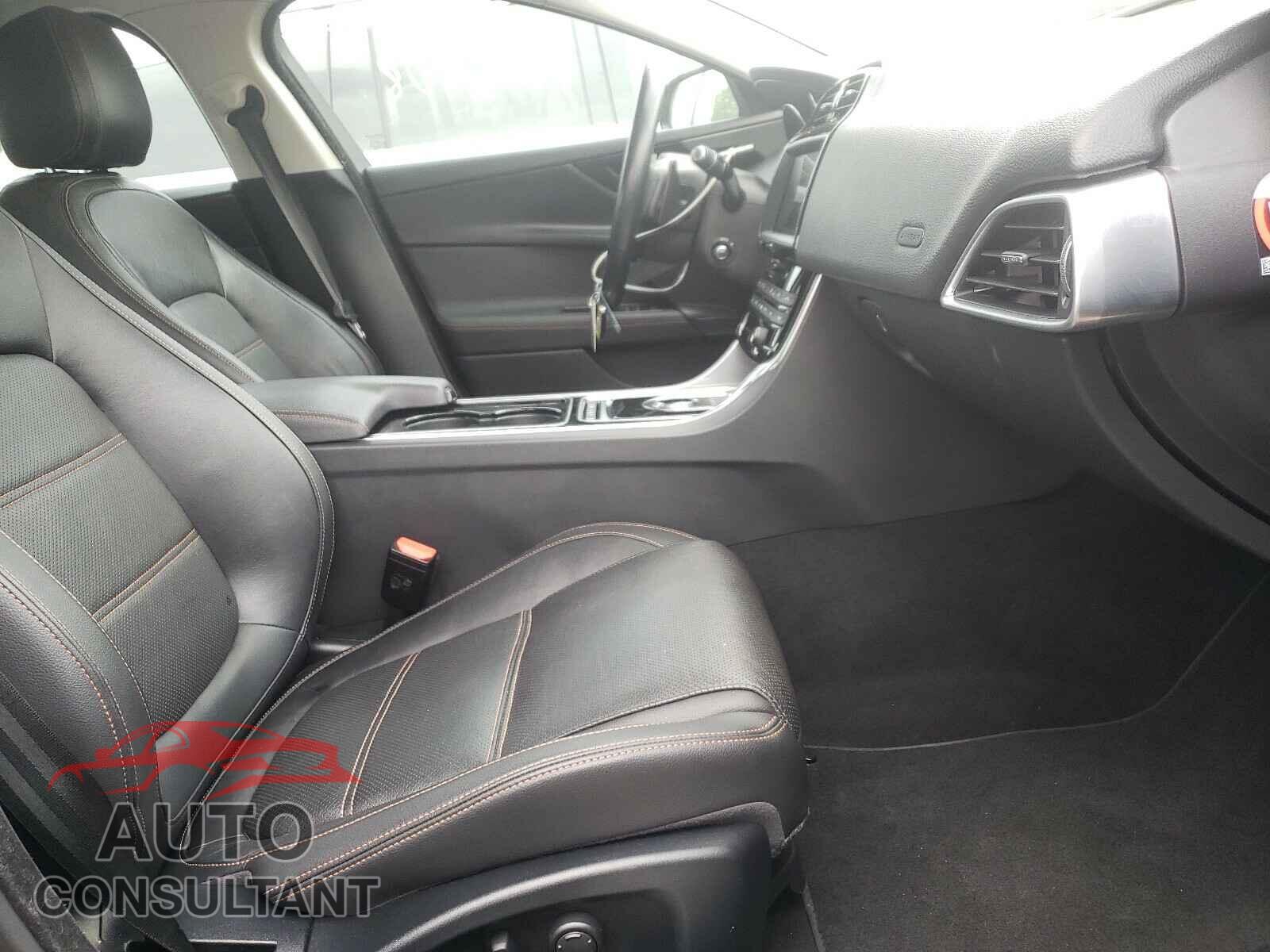 JAGUAR XE 2017 - SAJAK4BV3HA977574