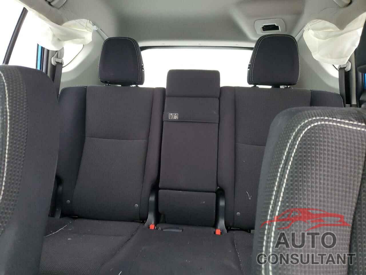 TOYOTA RAV4 2018 - JTMRJREV7JD183758