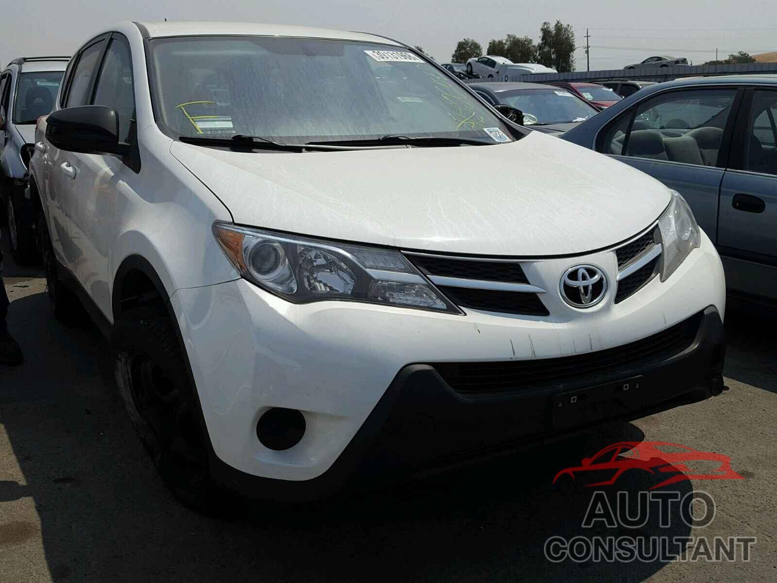TOYOTA RAV4 LE 2015 - JTMZFREV9FD061637