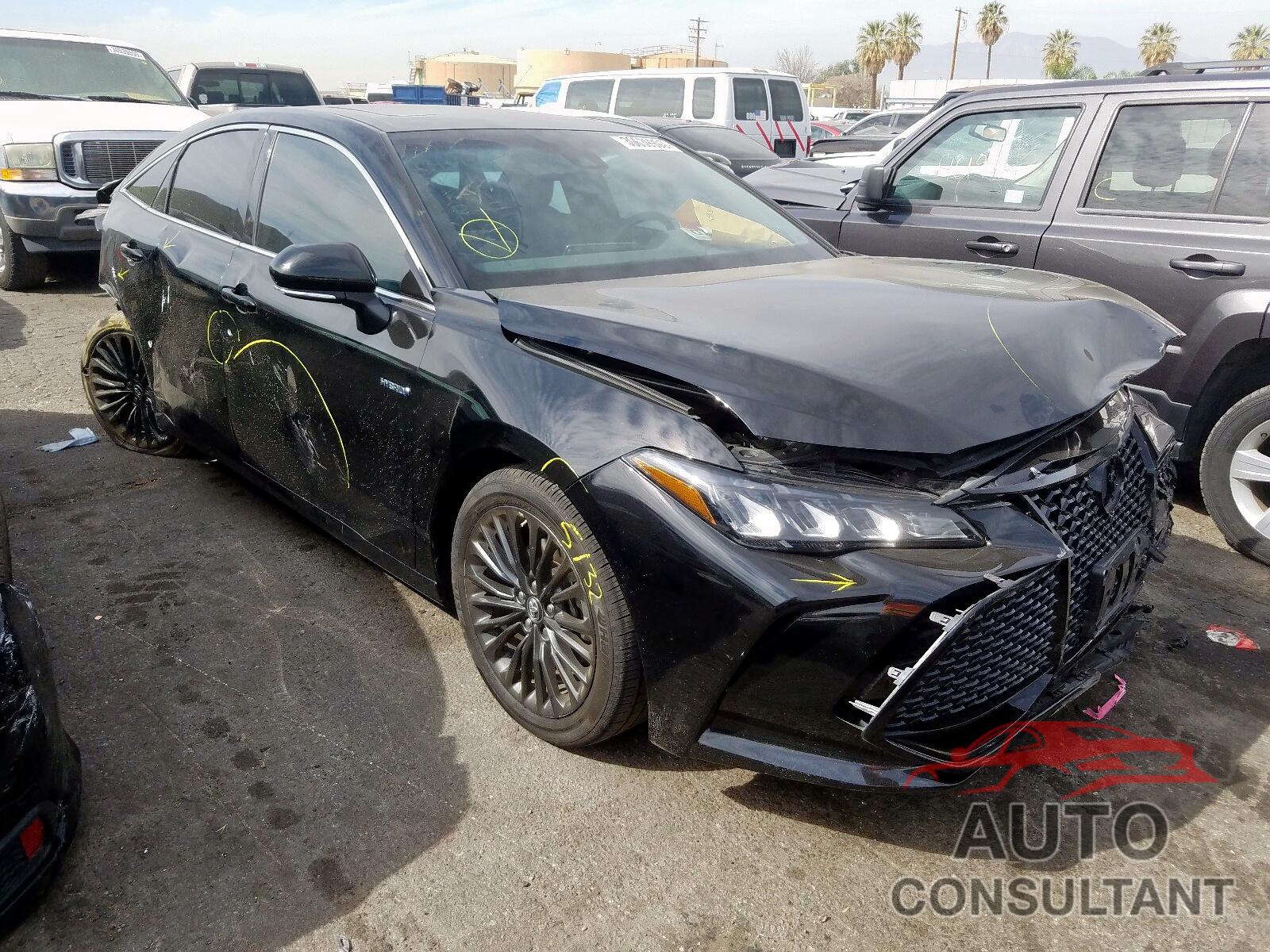 TOYOTA AVALON 2019 - 2T1BURHE5JC025775