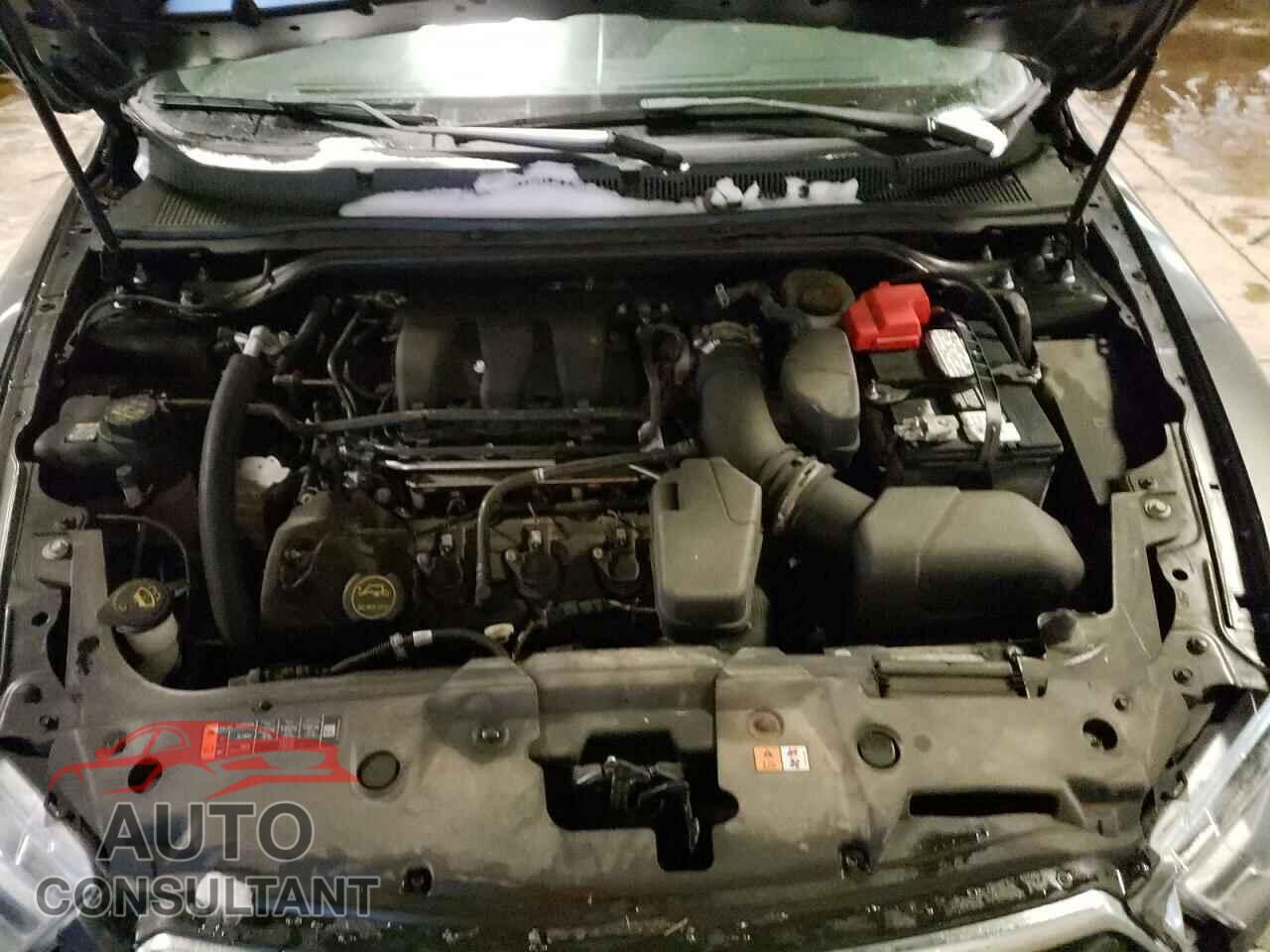 FORD TAURUS 2017 - 1FAHP2E80HG126005