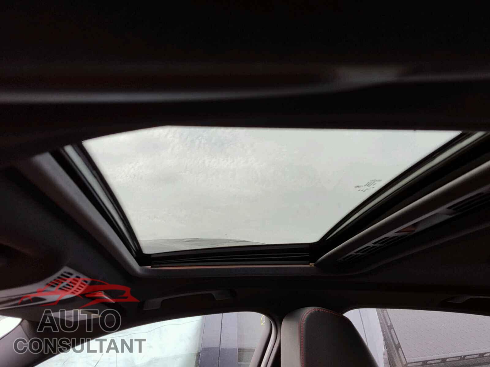 BMW 3 SERIES 2016 - WBA8E9G50GNU28848