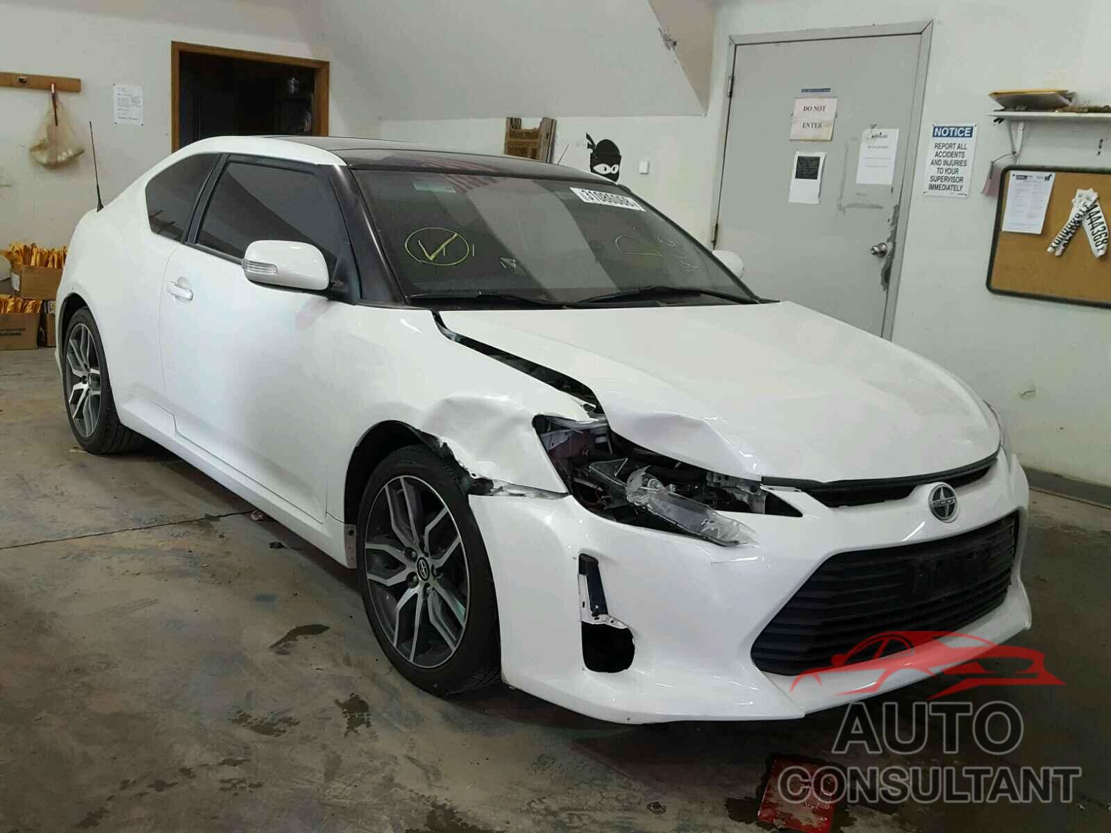 TOYOTA SCION 2015 - JTKJF5C79FJ011860