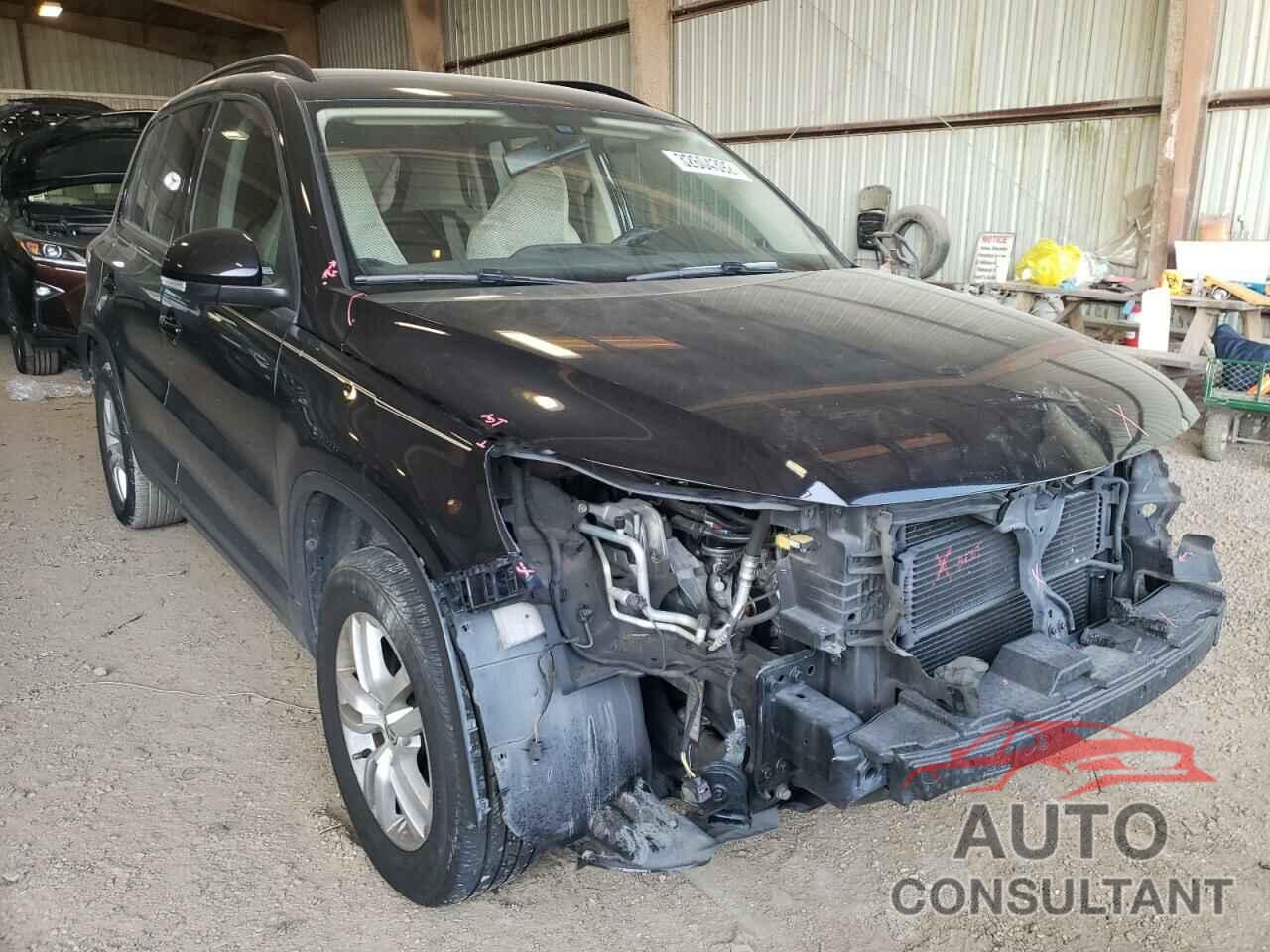 VOLKSWAGEN TIGUAN 2017 - WVGAV7AX6HK004415