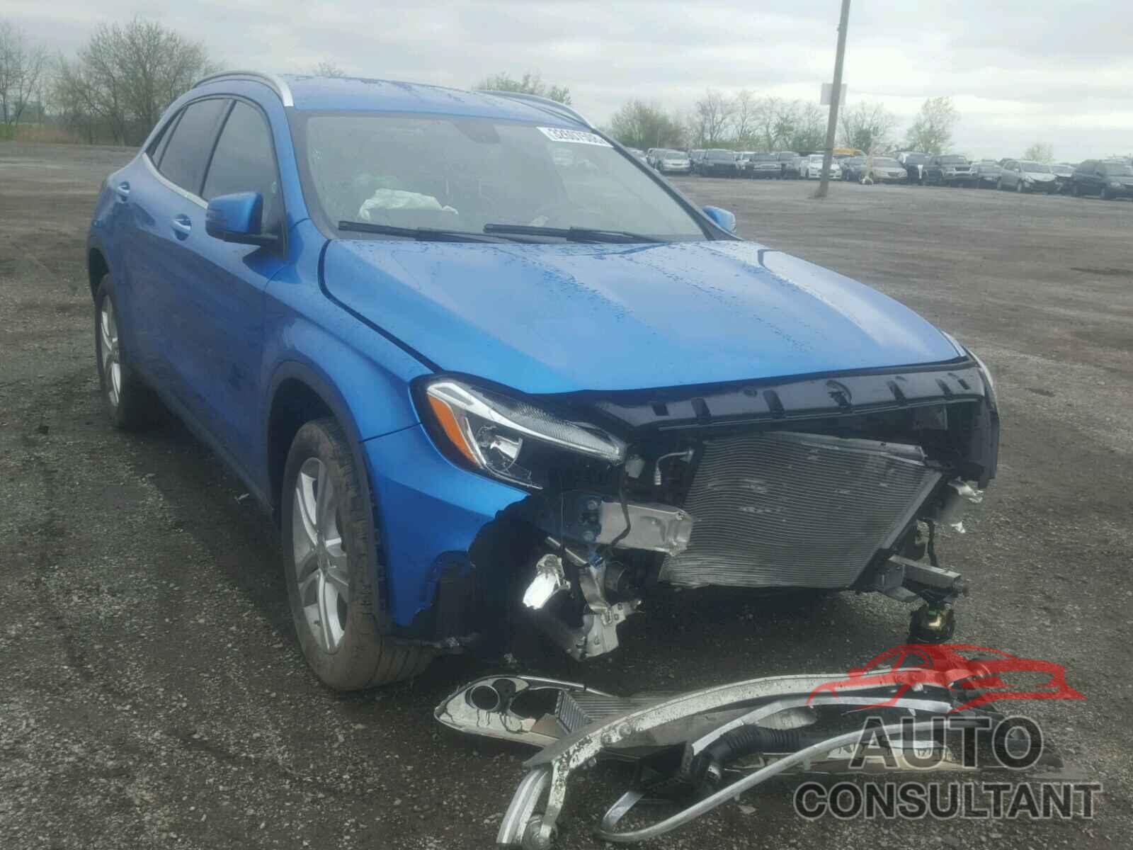 MERCEDES-BENZ GLA250 2015 - WDCTG4EB5FJ176324