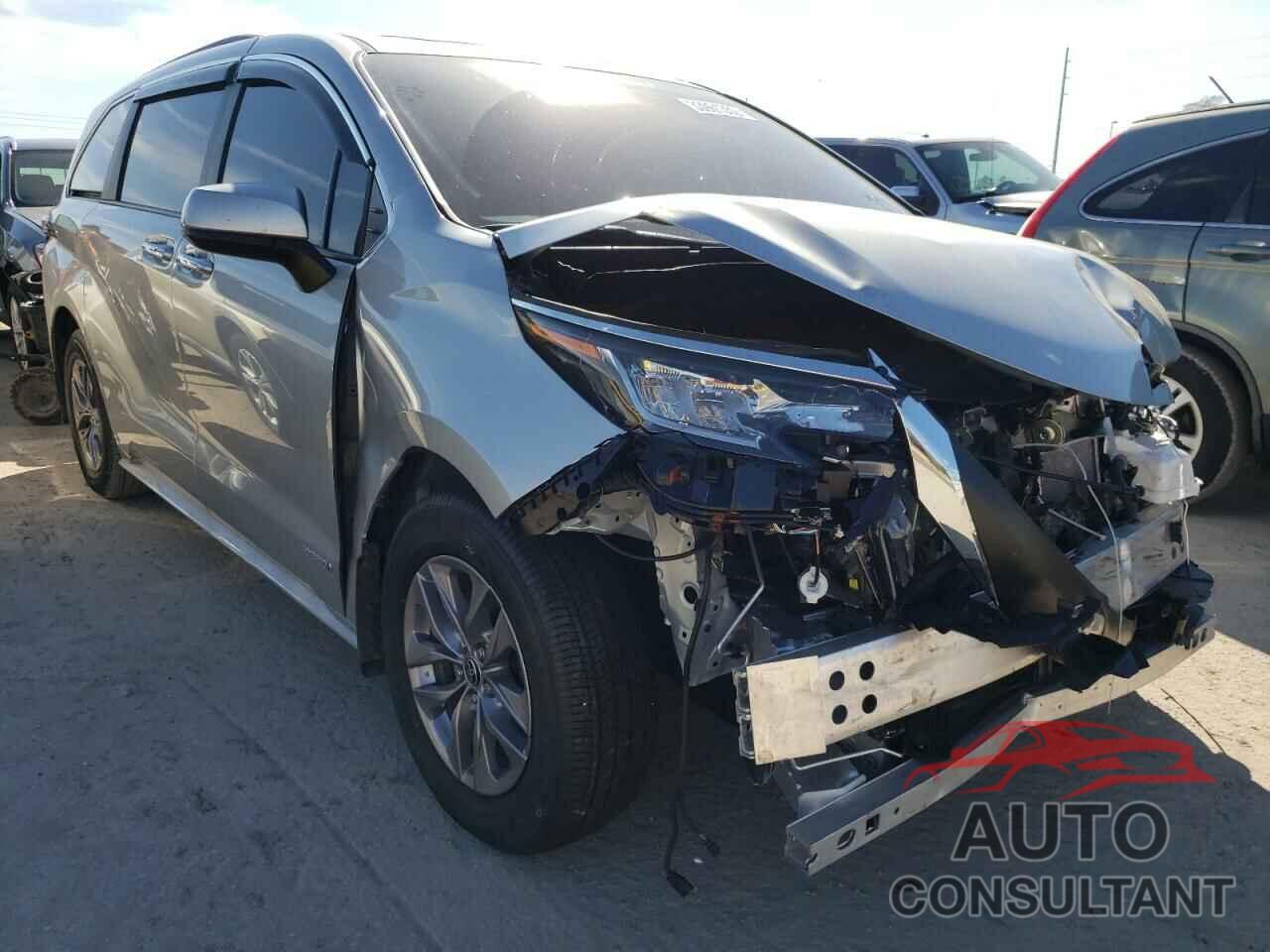 TOYOTA SIENNA 2021 - 5TDYRKEC7MS068550