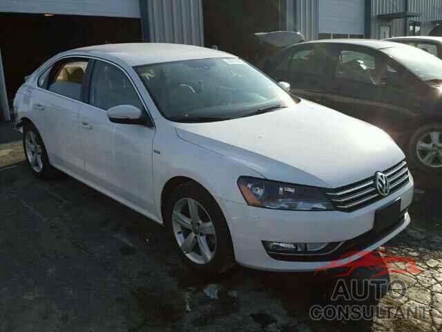 VOLKSWAGEN PASSAT 2015 - 1VWAT7A30FC115943