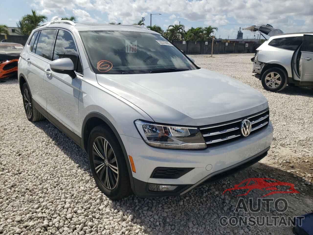 VOLKSWAGEN TIGUAN 2018 - 3VV3B7AX0JM073896