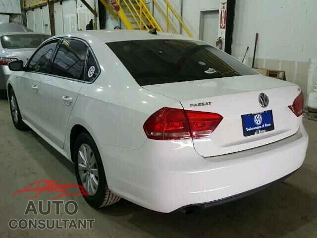 VOLKSWAGEN PASSAT 2015 - 1VWAT7A32FC047158