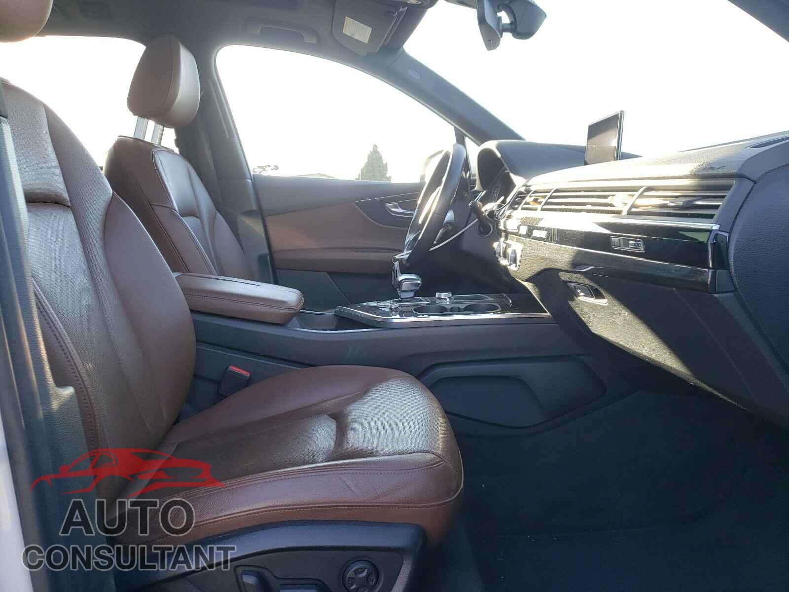 AUDI Q7 2017 - WA1VAAF70HD034273