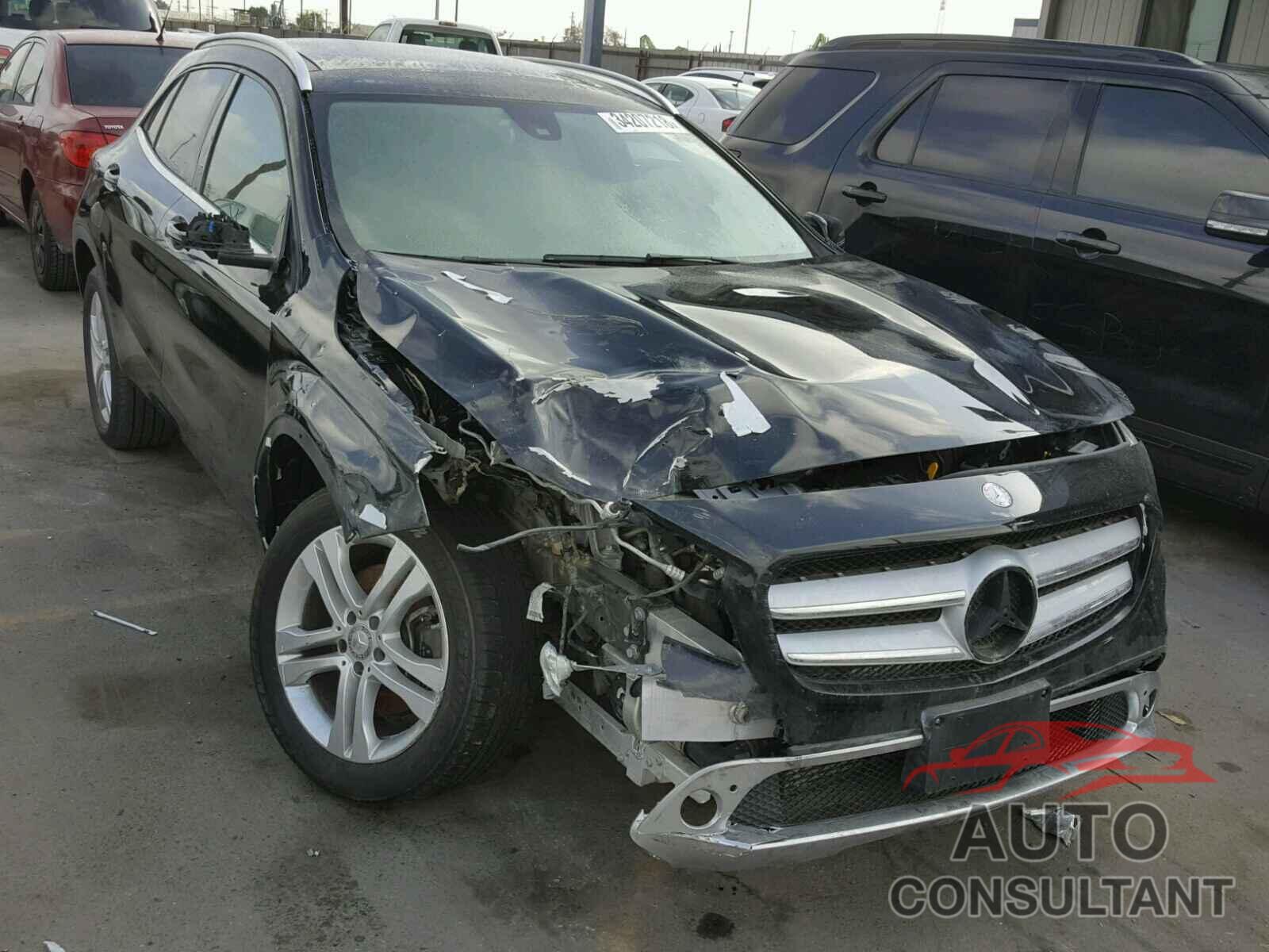 MERCEDES-BENZ GLA250 2015 - WDCTG4GB3FJ176383