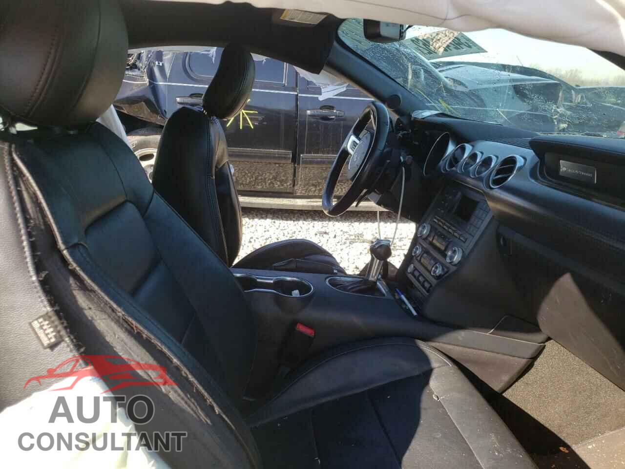 FORD MUSTANG 2018 - 1FA6P8CF6J5175349