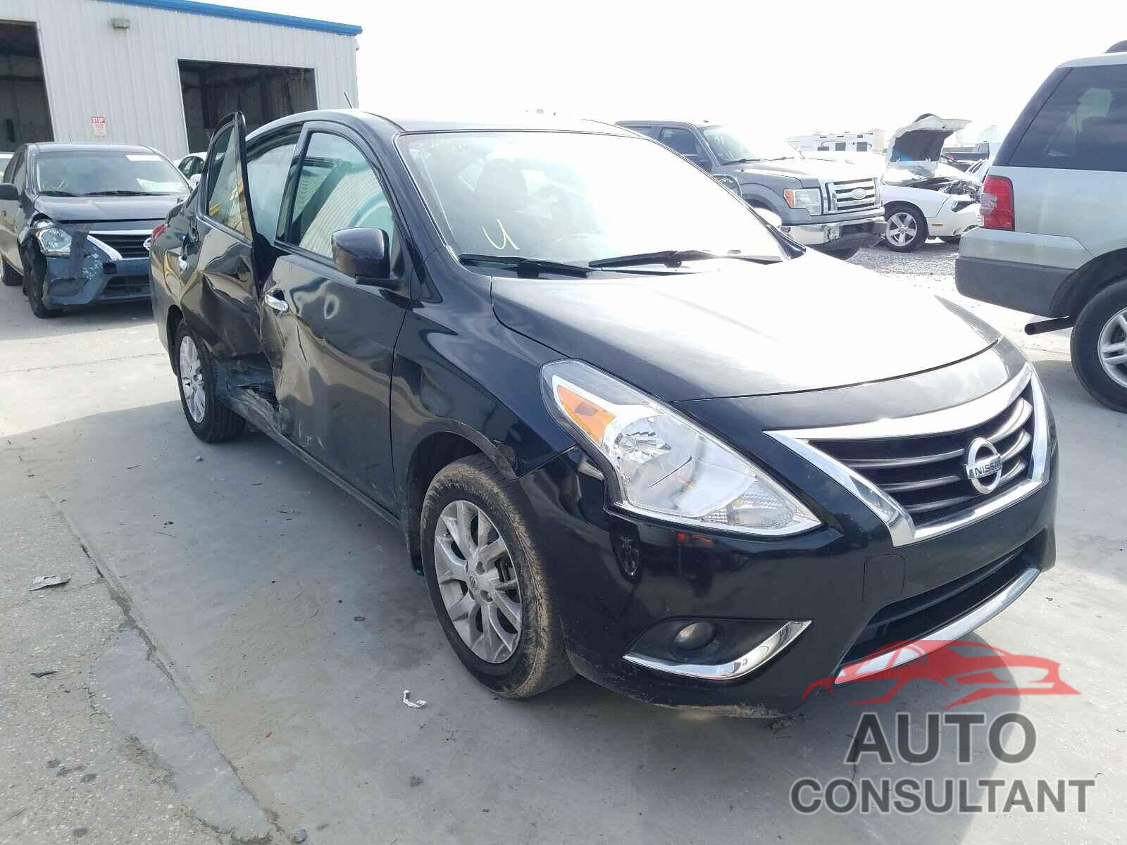 NISSAN VERSA 2018 - 3N1CN7AP7JL869463