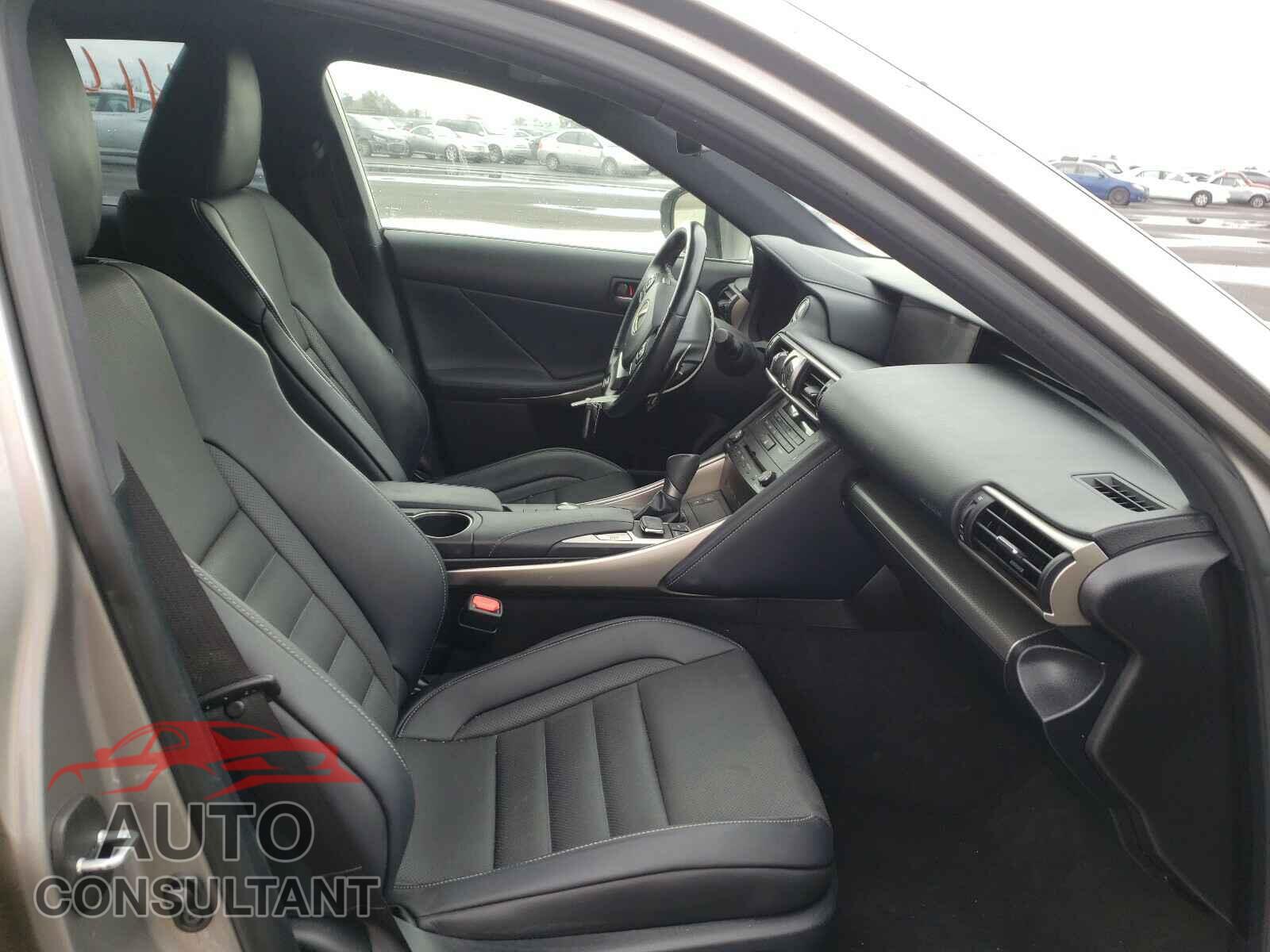 LEXUS IS 2017 - JTHBA1D21H5042004