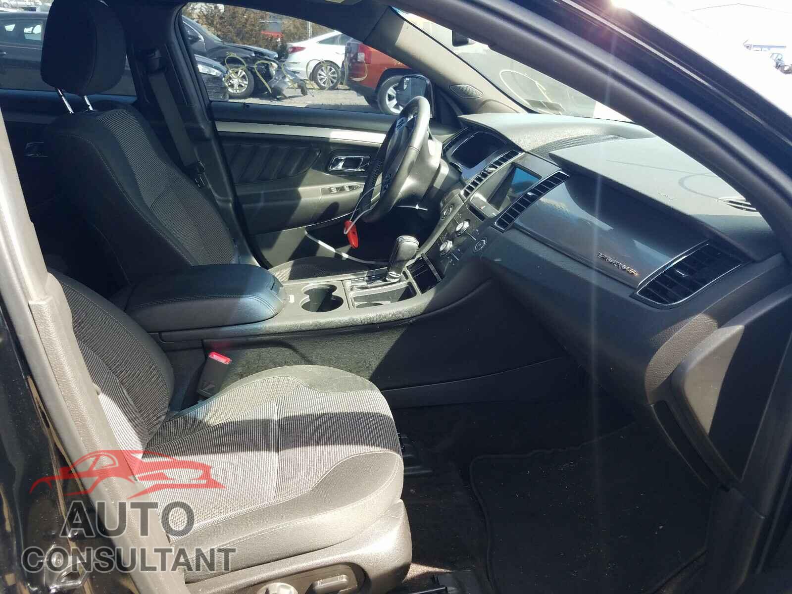 FORD TAURUS 2018 - 1FAHP2E84JG105020