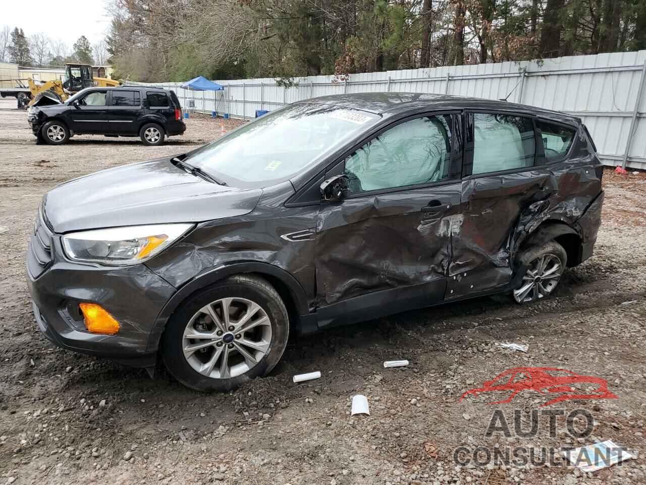 FORD ESCAPE 2017 - 1FMCU0F71HUD56267
