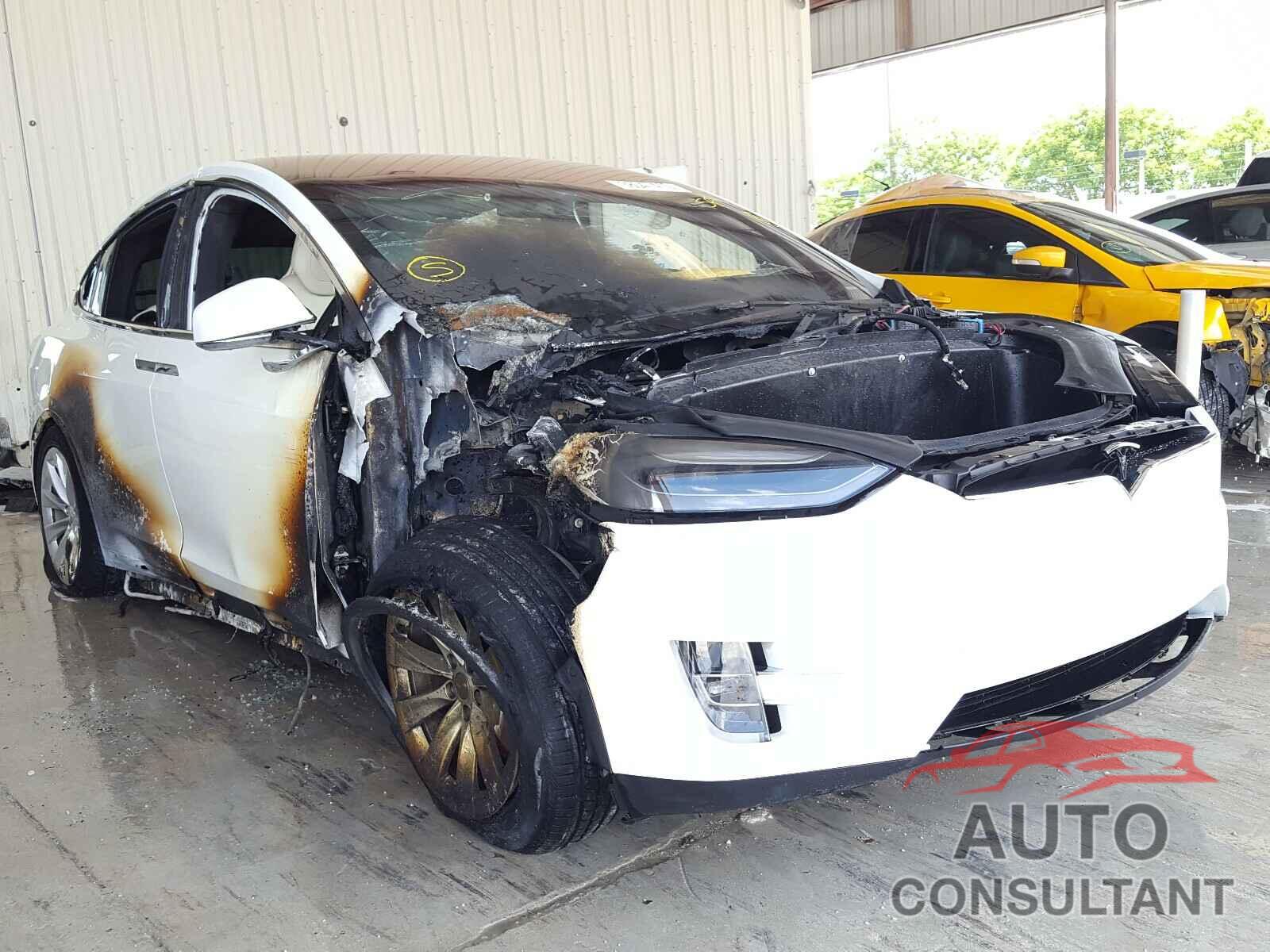 TESLA MODEL X 2019 - 5YJXCAE26KF193037