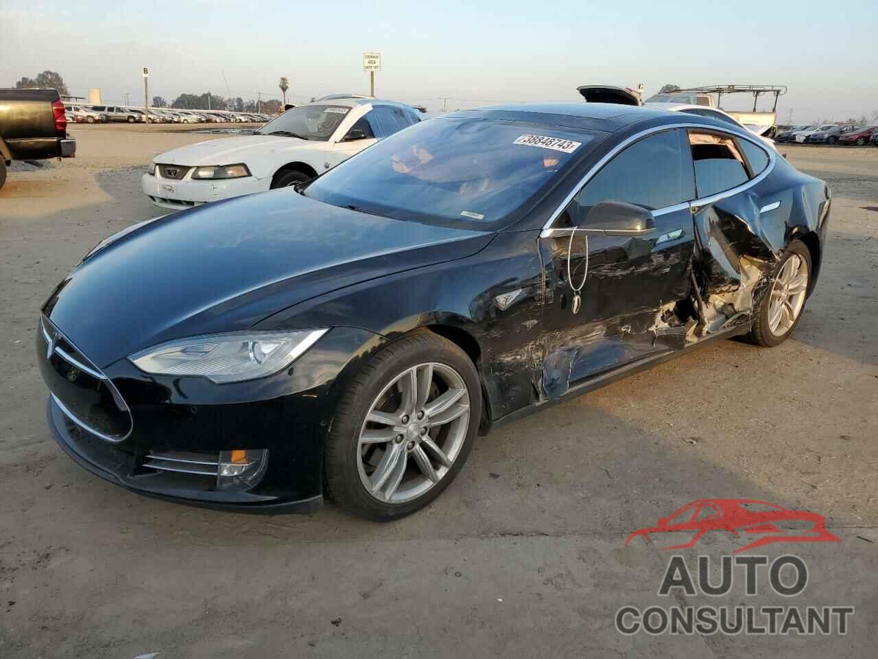 TESLA MODEL S 2015 - 5YJSA1E13FF119099