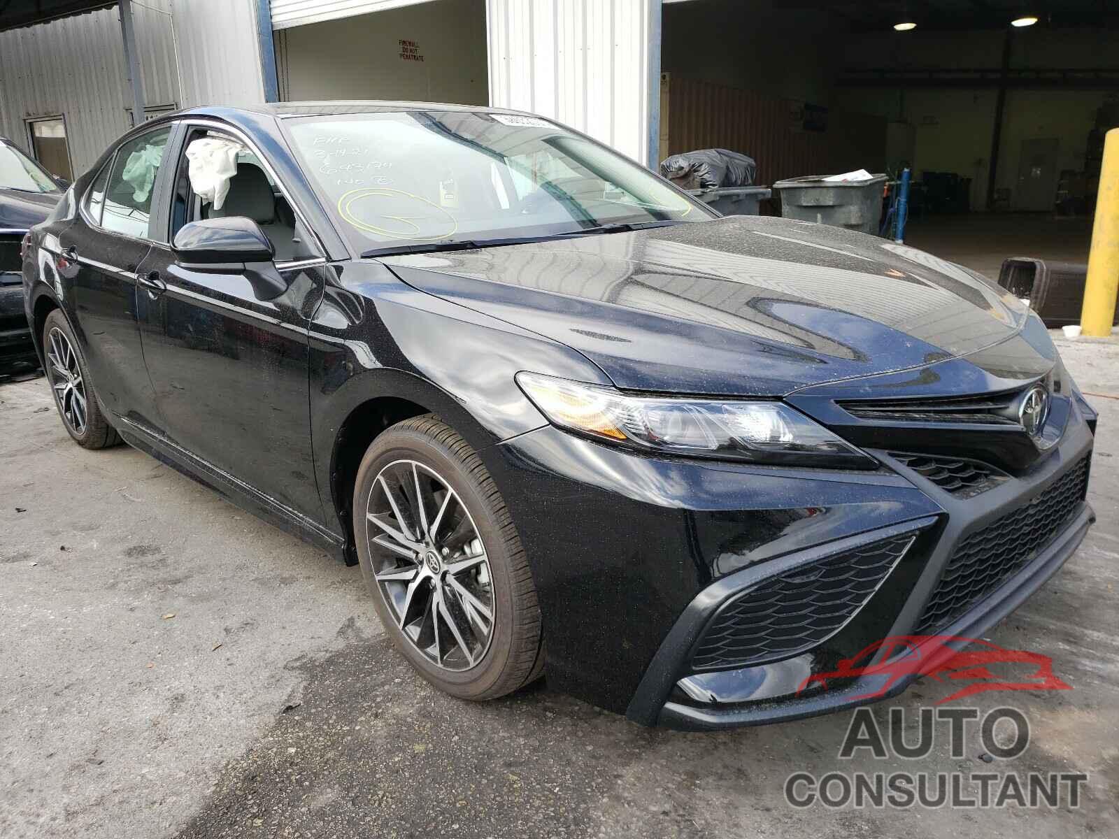 TOYOTA CAMRY 2021 - 4T1G11AK3MU529471