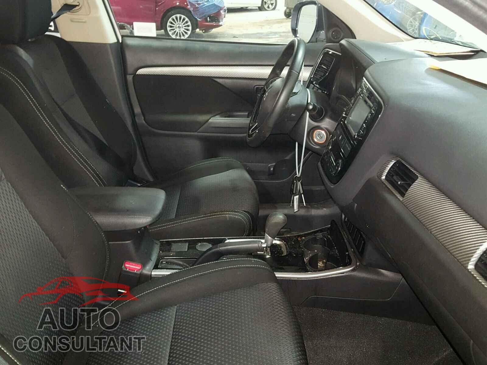 MITSUBISHI OUTLANDER 2017 - JA4AD2A36HZ027489