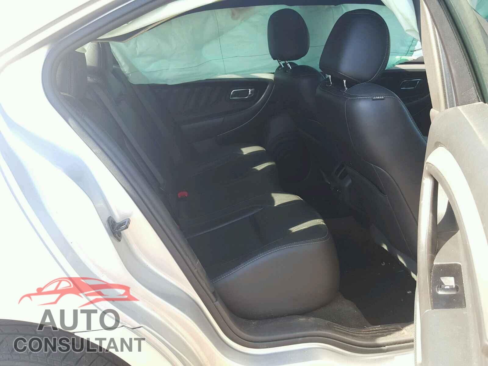 FORD TAURUS 2015 - 1FAHP2E85FG136008