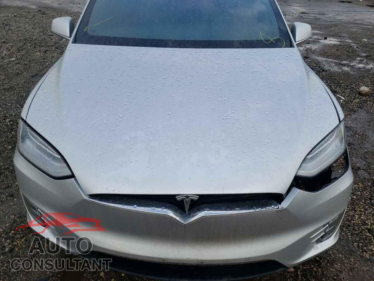 TESLA MODEL X 2016 - 5YJXCAE28GF005707