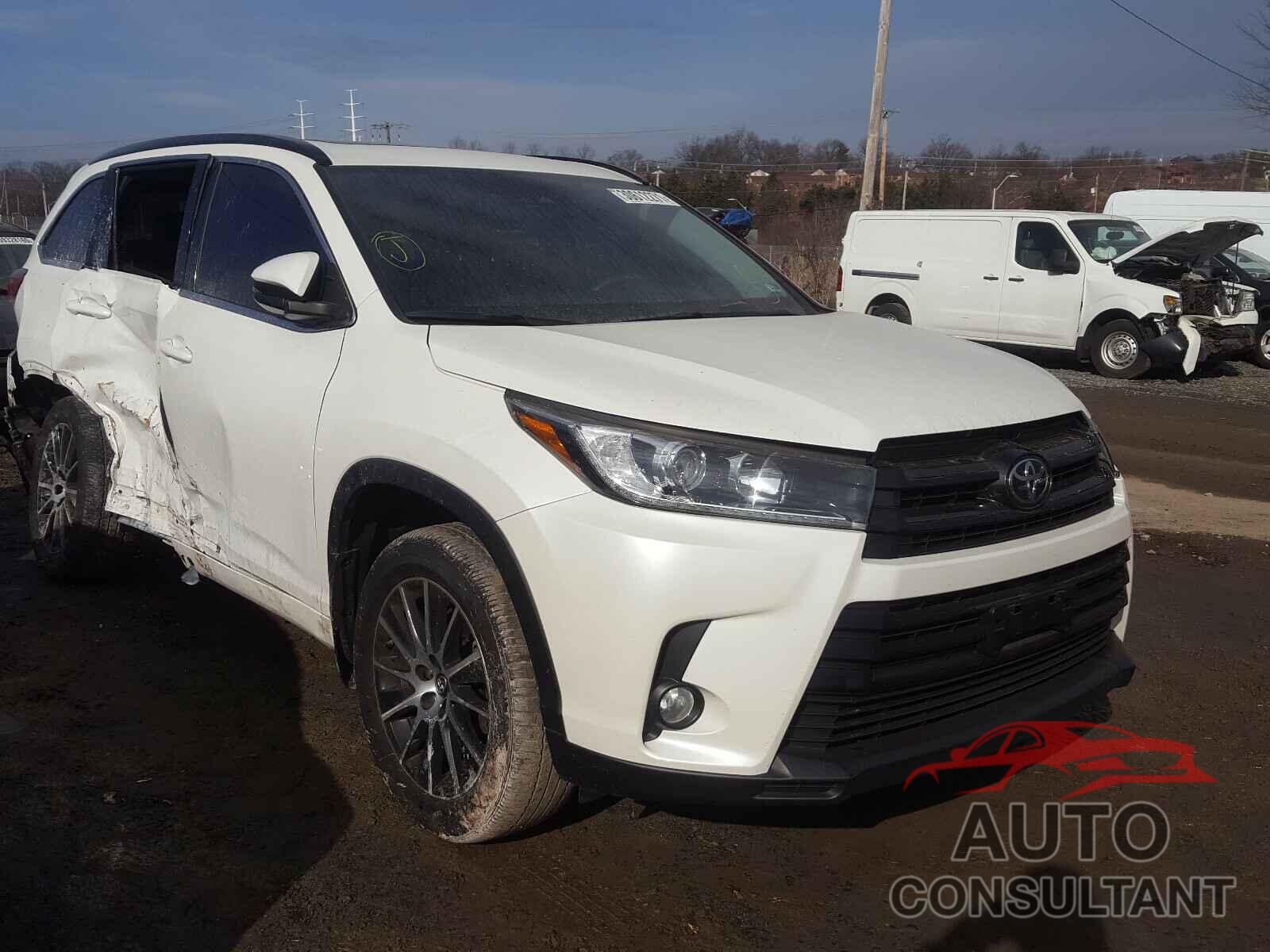 TOYOTA HIGHLANDER 2018 - 5TDJZRFH0JS902920