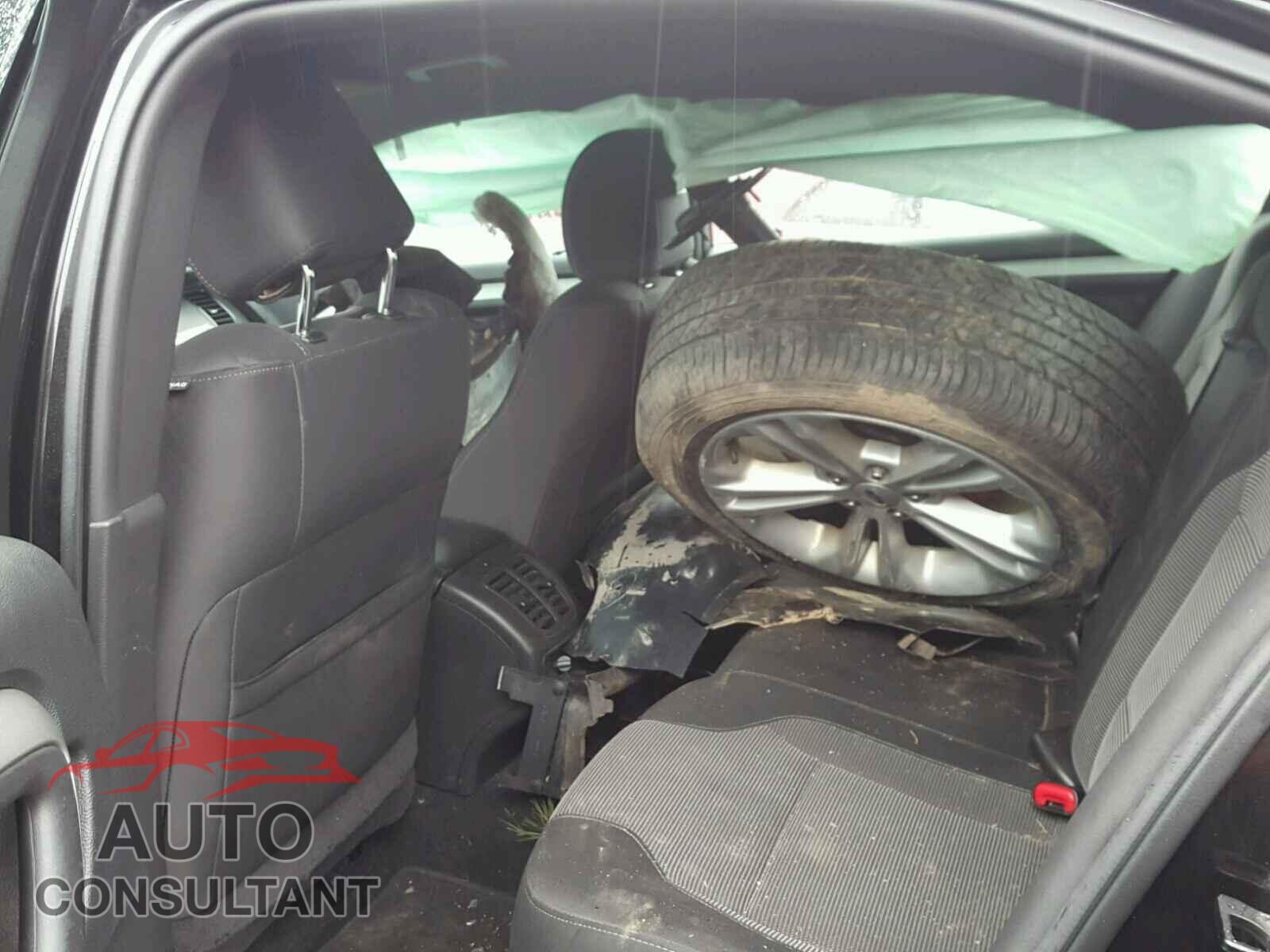 FORD TAURUS 2015 - 1FAHP2E83FG160193