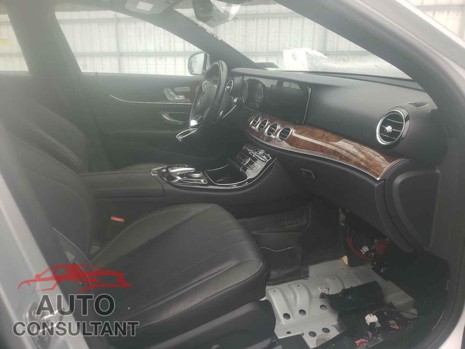 MERCEDES-BENZ E CLASS 2017 - WDDZF4KB4HA090101