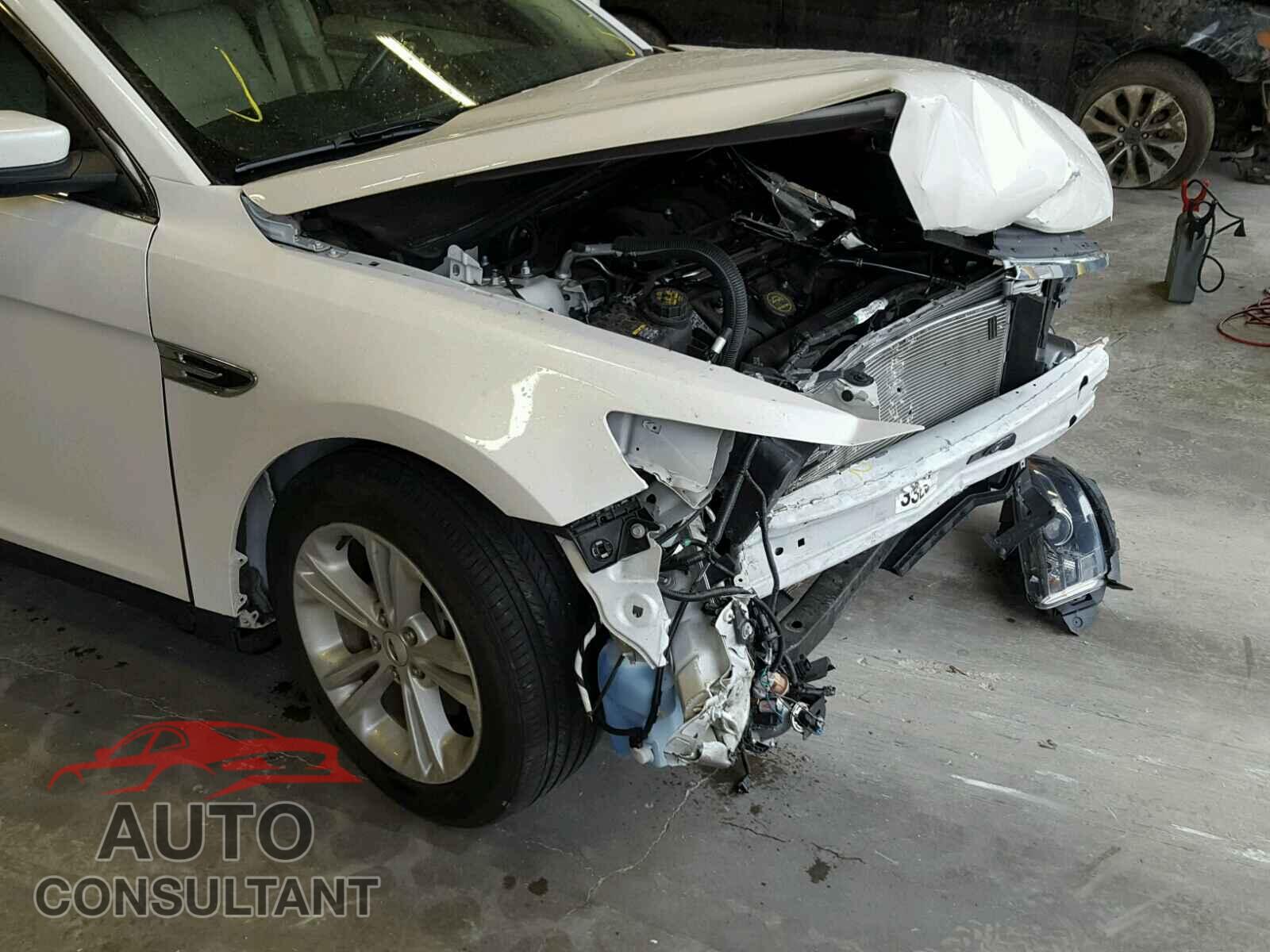 FORD TAURUS 2015 - 1FAHP2E82FG183013