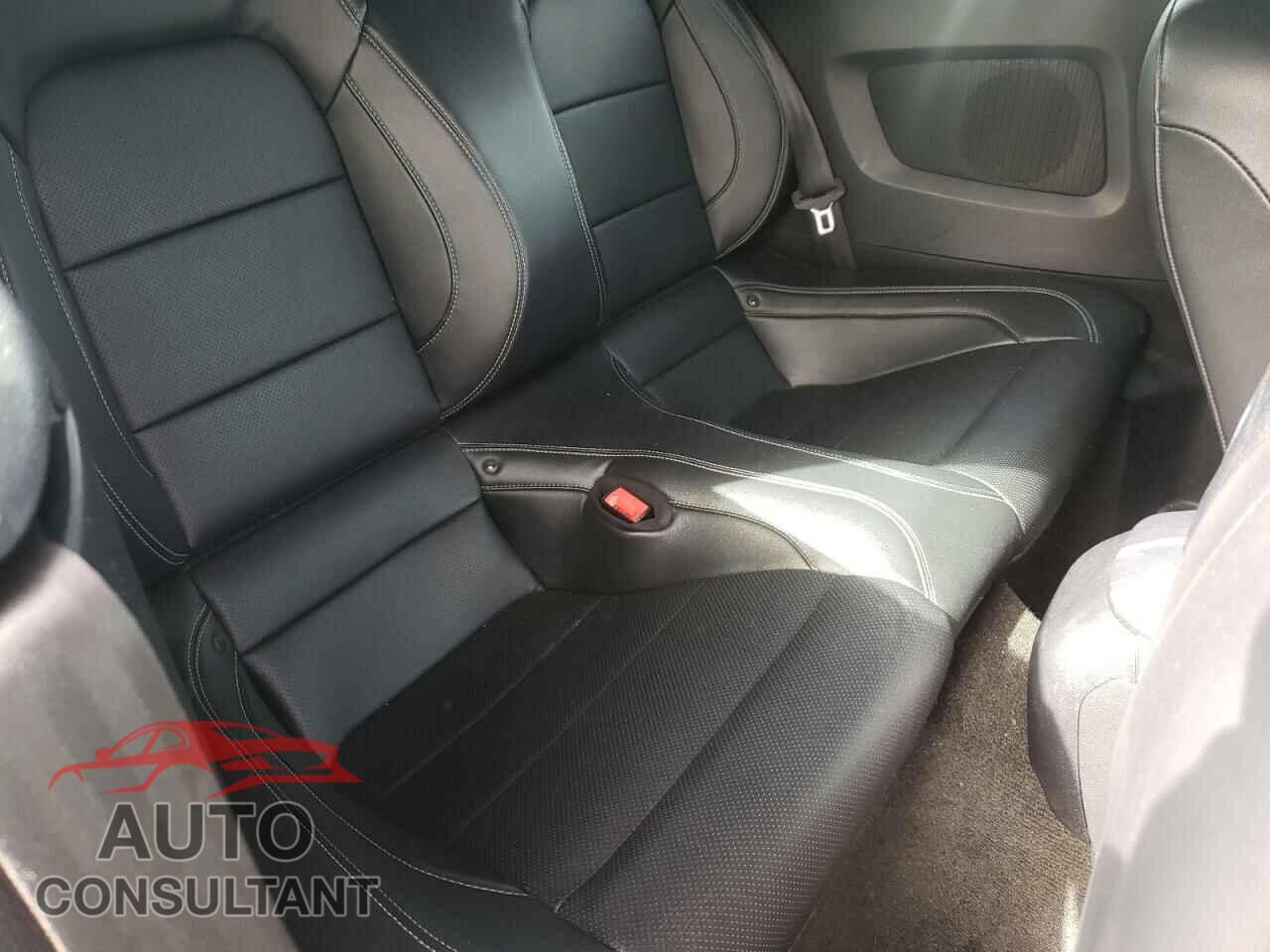FORD MUSTANG 2018 - 1FATP8UHXJ5111446