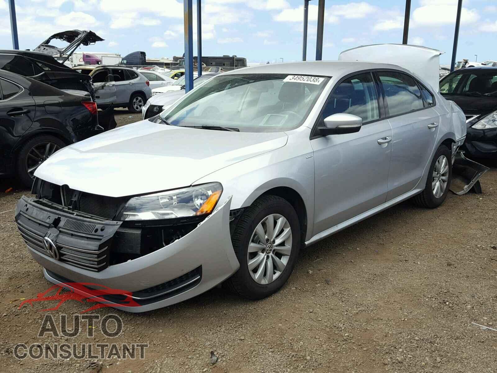 VOLKSWAGEN PASSAT 2015 - 1VWAT7A34FC020317