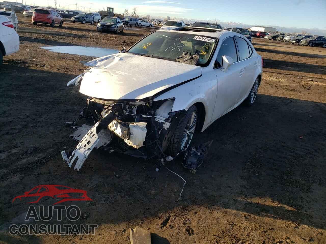 LEXUS IS 2018 - JTHC81D28J5027019