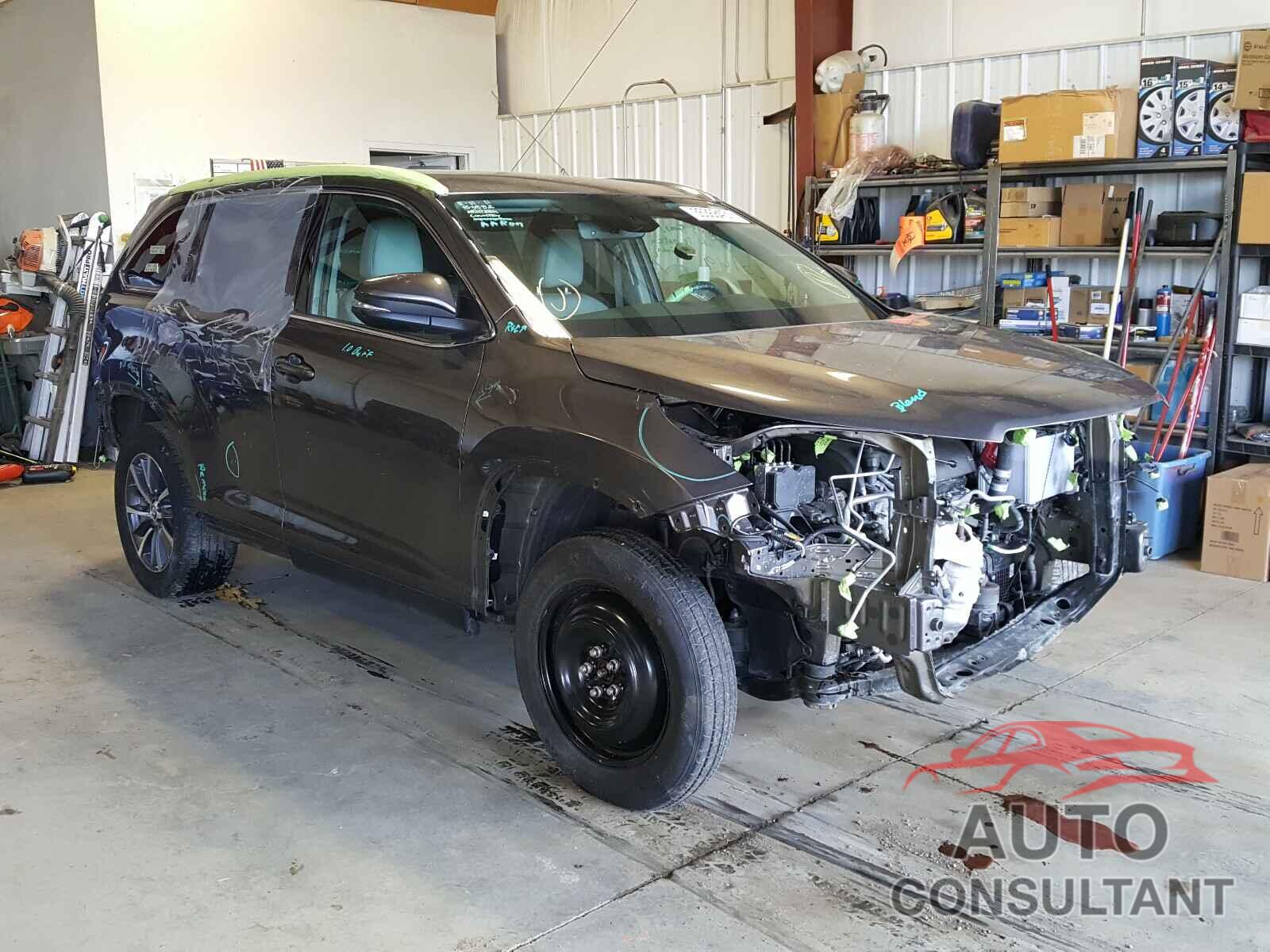 TOYOTA HIGHLANDER 2019 - 5TDJZRFH4KS604548