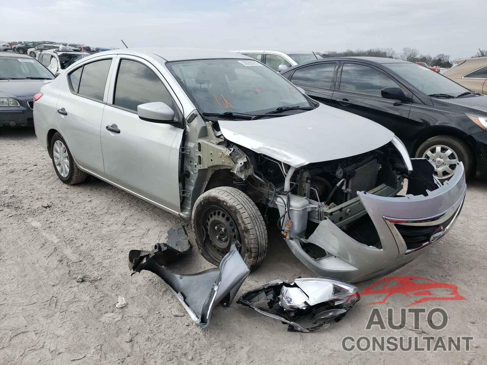 NISSAN VERSA 2018 - 3N1CN7AP0JL821626