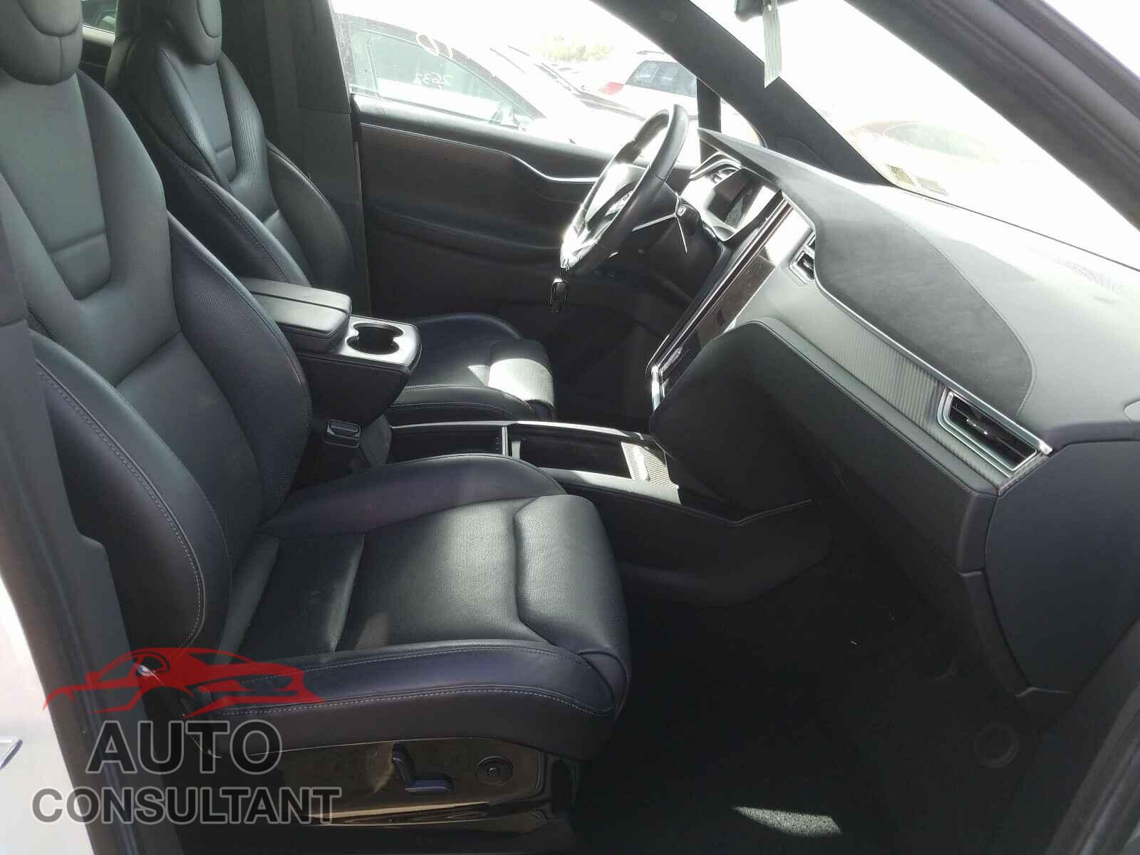 TESLA MODEL X 2016 - 5YJXCAE4XGF006827