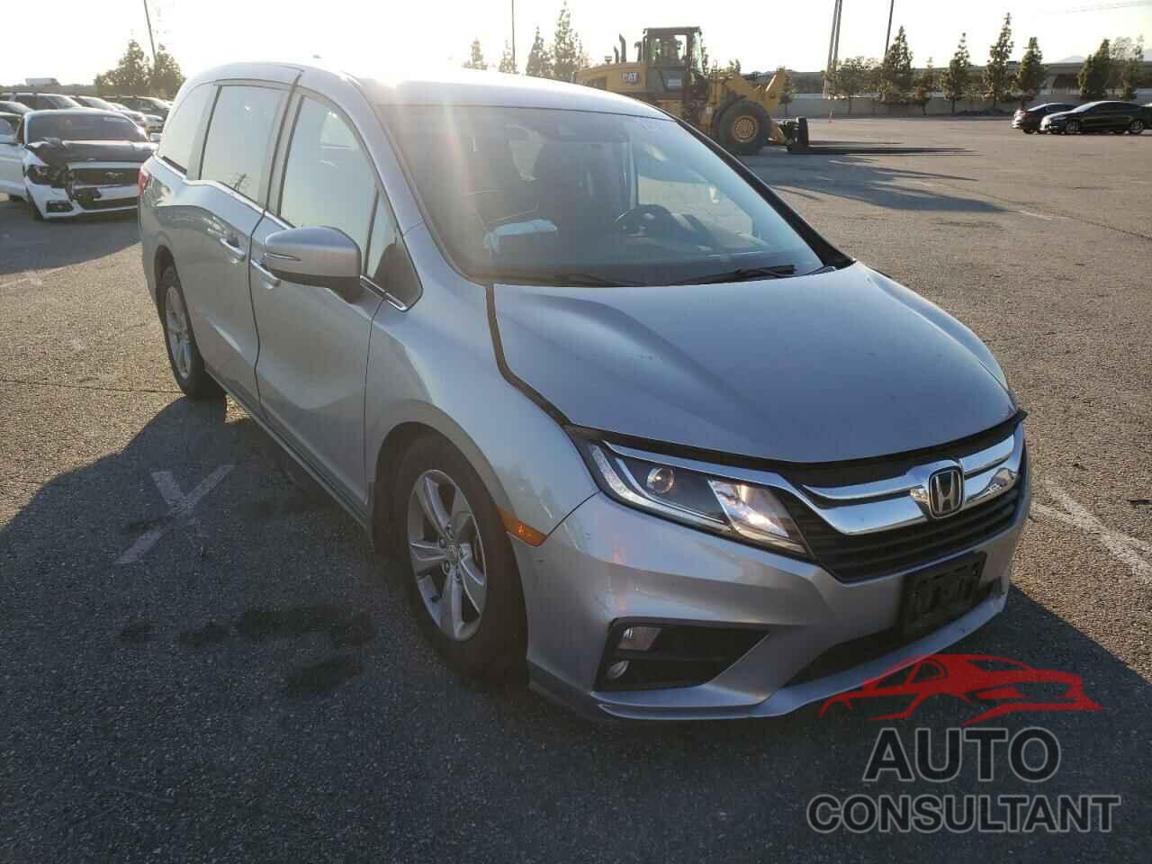 HONDA ODYSSEY 2018 - 5FNRL6H54JB036309