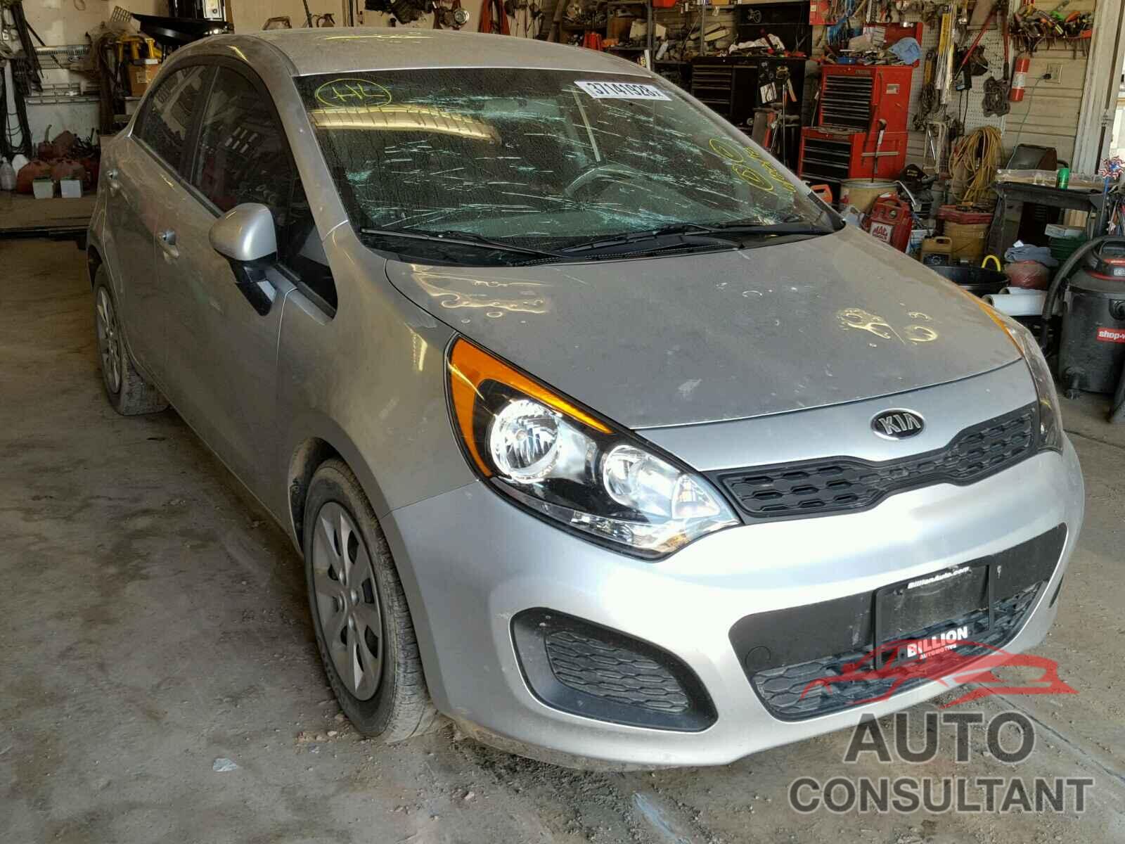 KIA RIO 2015 - KNADM5A35F6501254